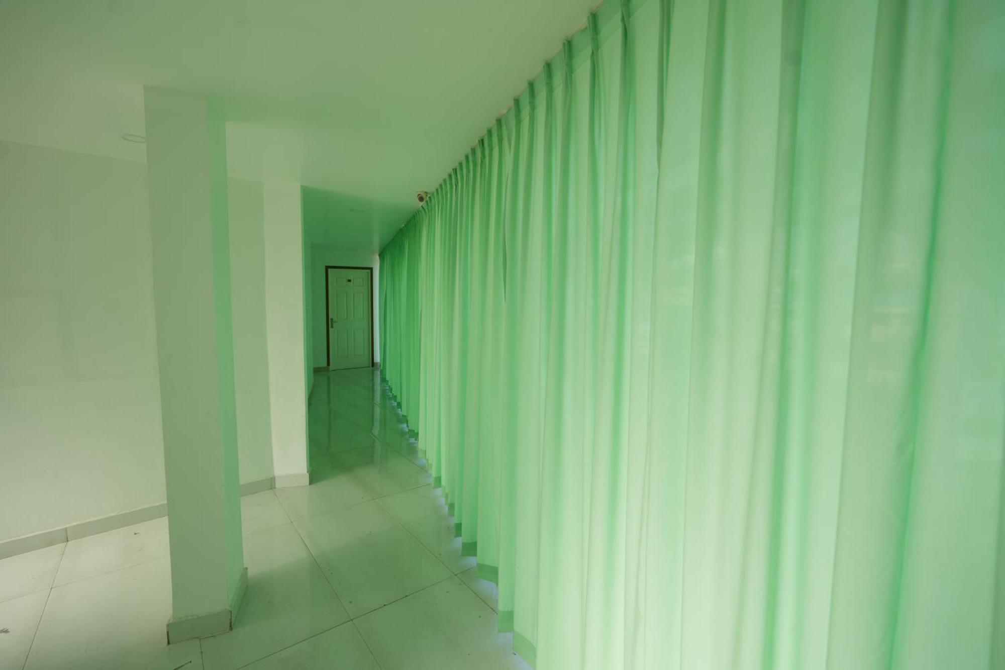 Amsher Suit Lulu Mall Road Hotel Kochi Exterior photo
