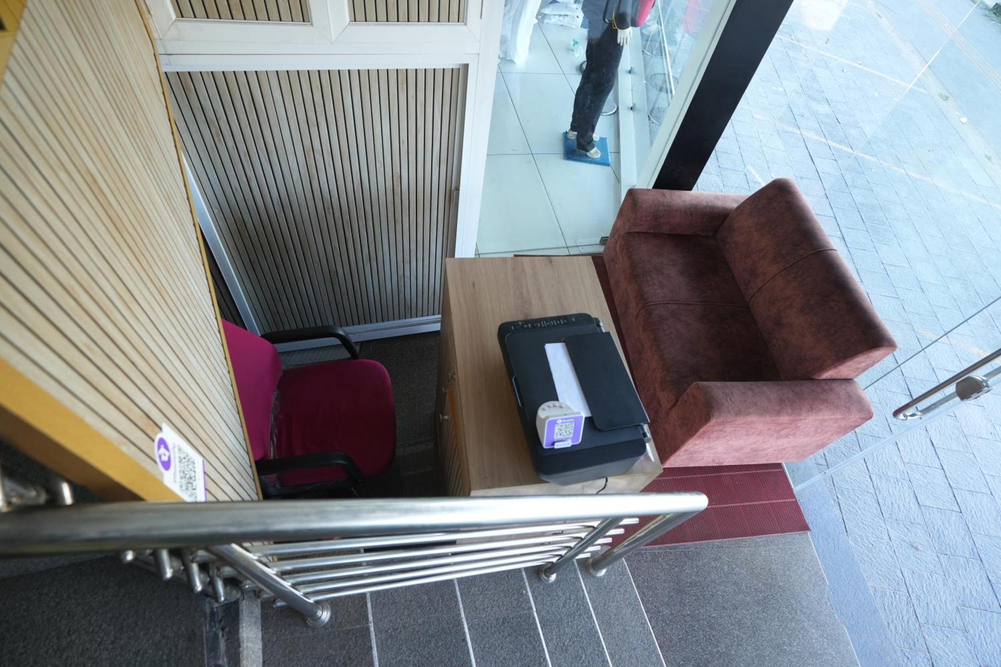 Amsher Suit Lulu Mall Road Hotel Kochi Exterior photo